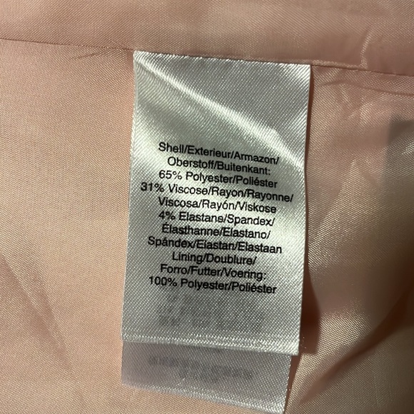 DKNY pink size 2 jacket with pockets. - Picture 7 of 7